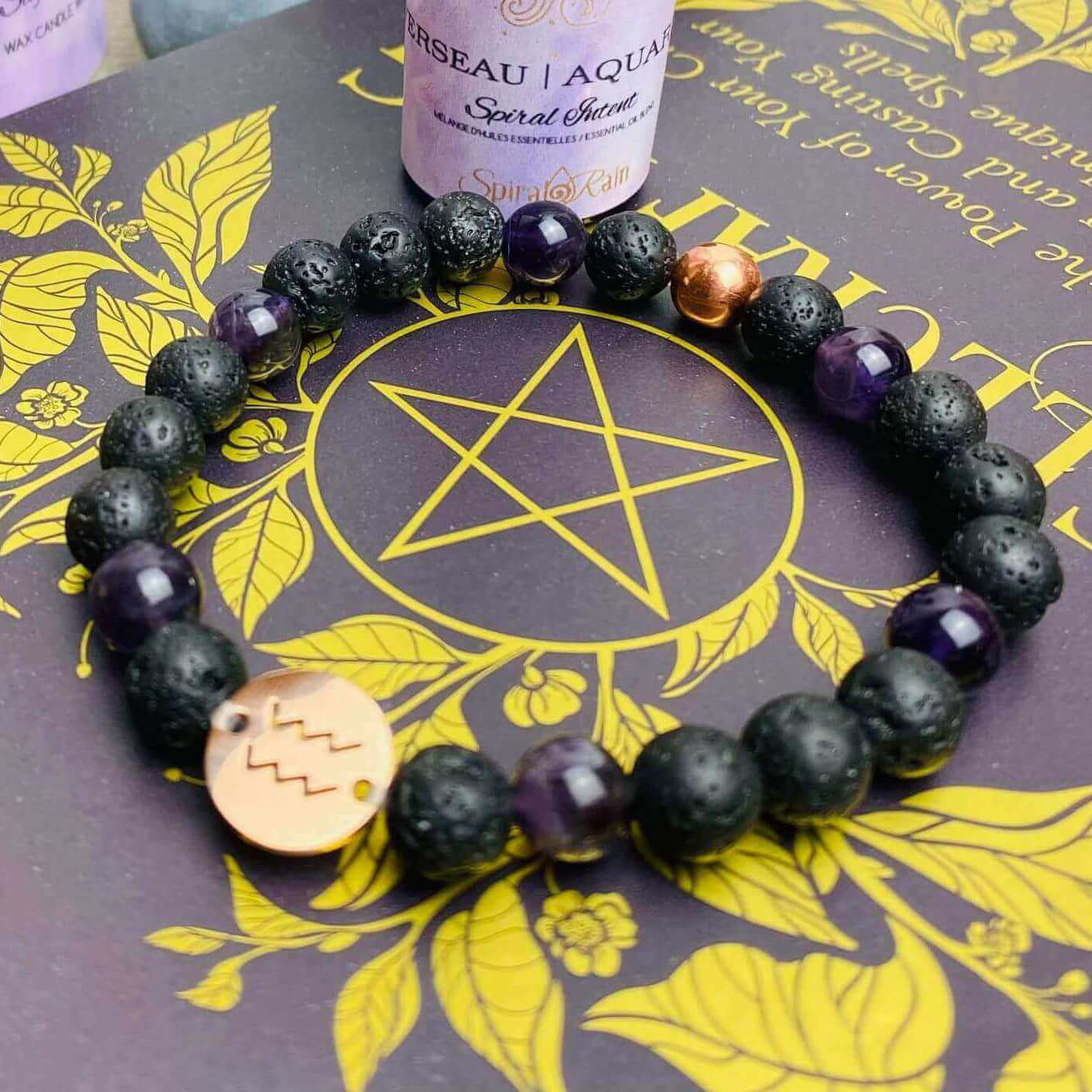 Aquarius (Jan 20 - Feb 18) bracelet - Spiral Rain