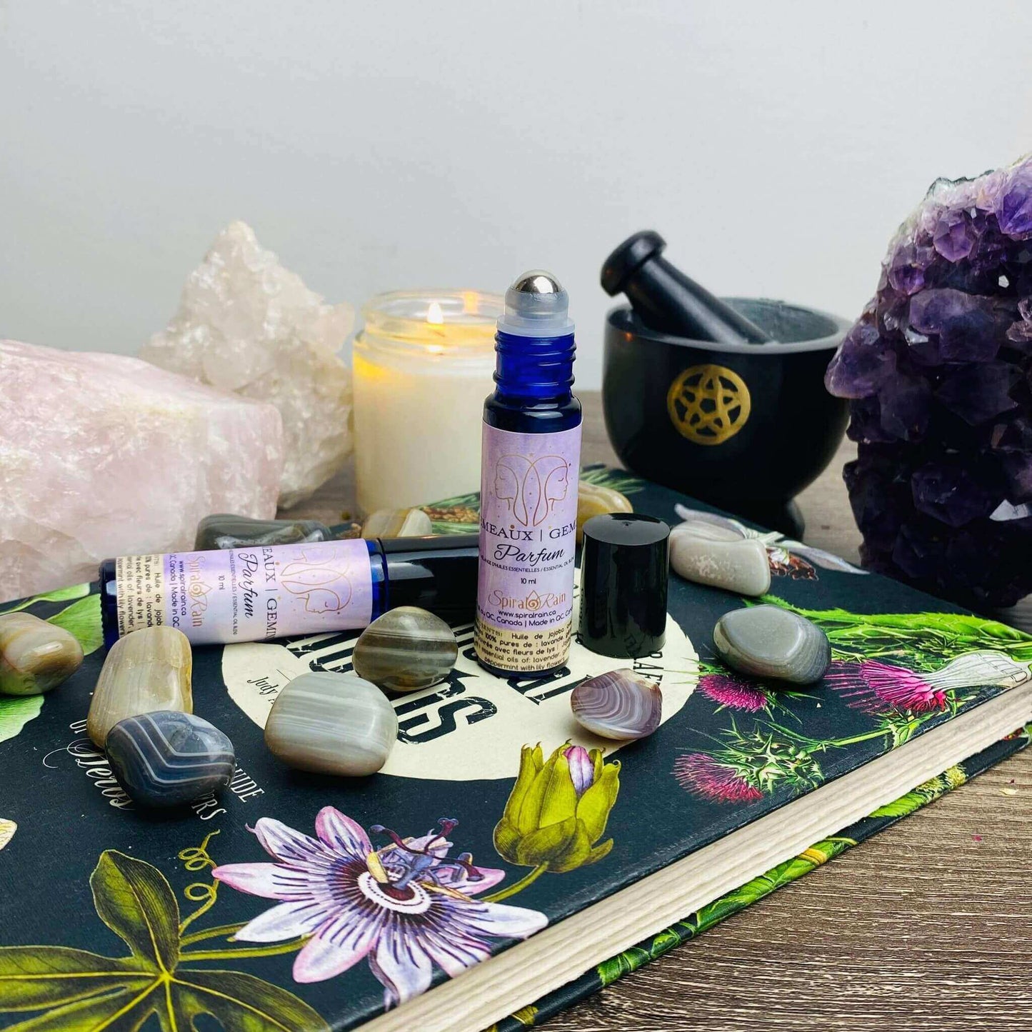 Gemini (May 21 - Jun 20) Box at $85 only from Spiral Rain